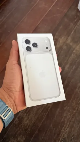 iPhone 17 Pro Max - Silver Lacrado