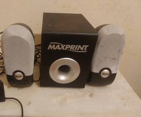 caixas de som 2.1 com subwoofer da Maxprint 