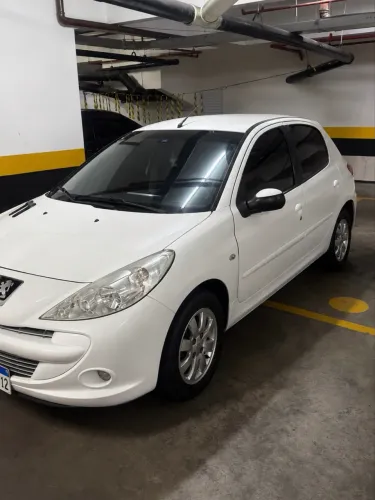 Peugeot 207 SW XR Sport 1.4 Flex 8V 5P 2012