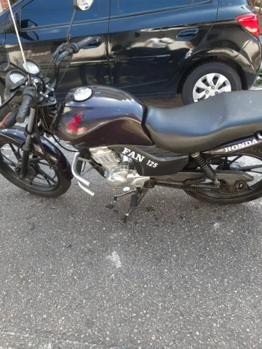 Honda 125.selada e guitada ela e pedal moto barata