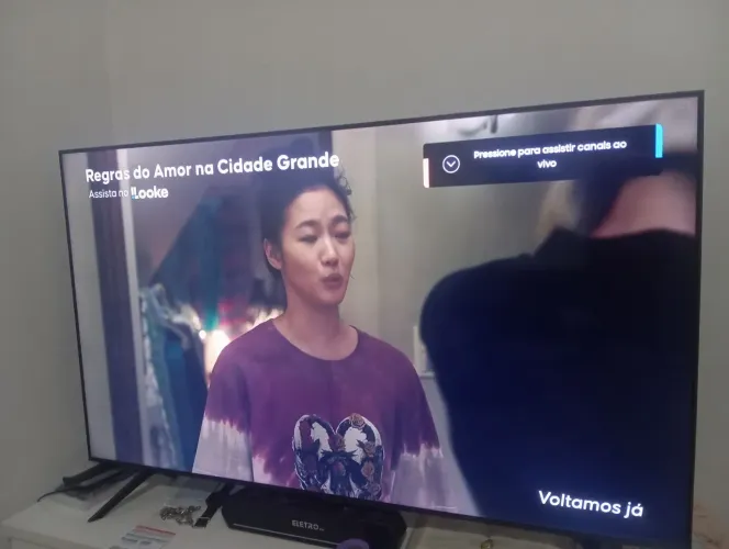 Vendo tv 55 polegadas 4 k smart pouco tempo que uso