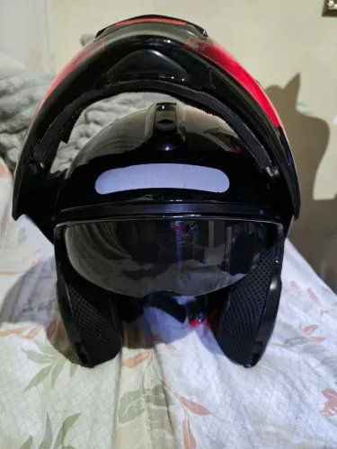 Capacete mix s articulado com óculos escuro UV