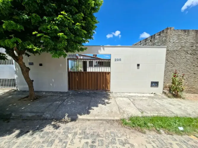 CASA À VENDA NO BAIRRO PLANALTO NATAL/RN
