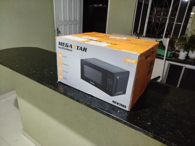 Microondas Mega Star 20L Preto, NOVO, NA EMBALAGEM, LACRADO, sem observações, 220V.