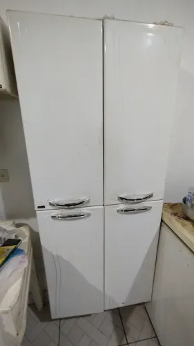 Armário Vertical 4 Portas