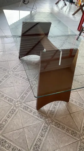 Mesa de jantar quadrada