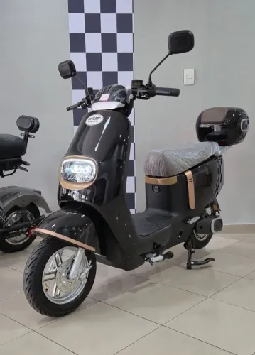 Scooter novíssima 