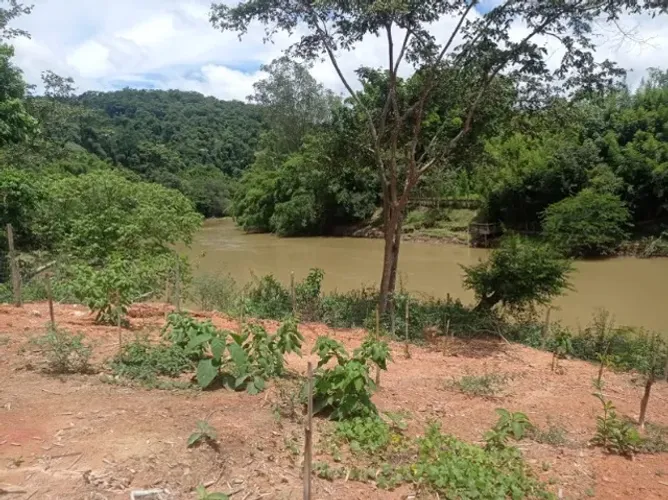 Terreno em Guararema na beira do Rio Paraiba - 2.000m2
