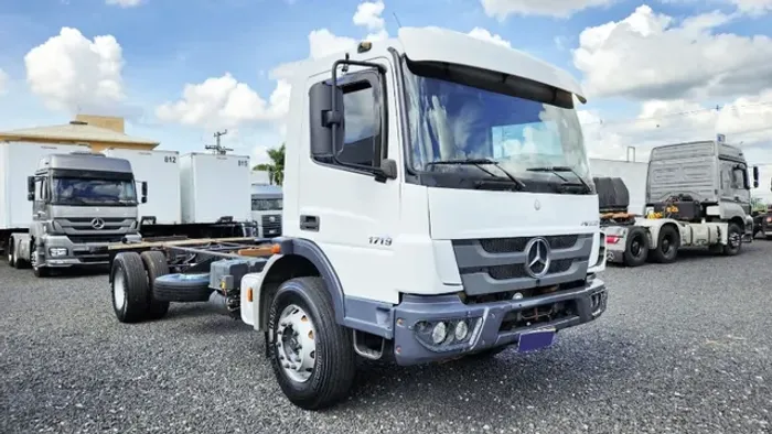 Mercedes Benz Atego 1719 ano 2019-19