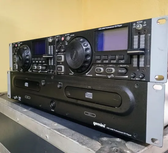CD player duplo profissional Gemini CDX-2400