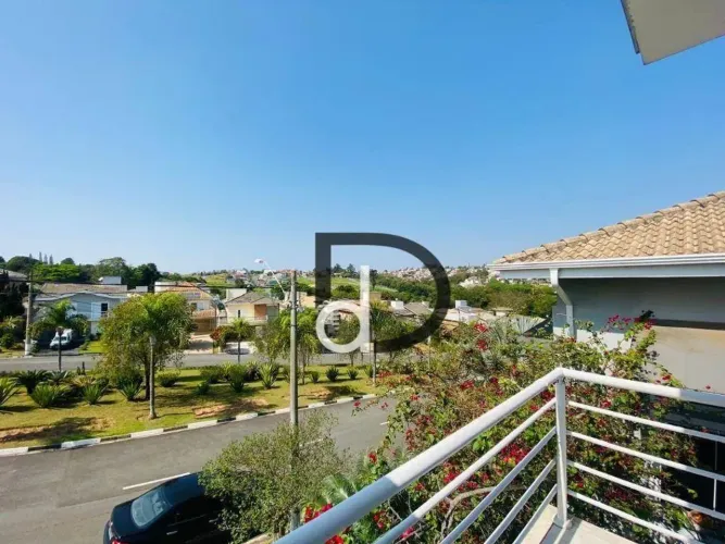 Casa com 3 Suítes, piscina e churrasqueira em Condomínio Fechado - Vinhedo/SP