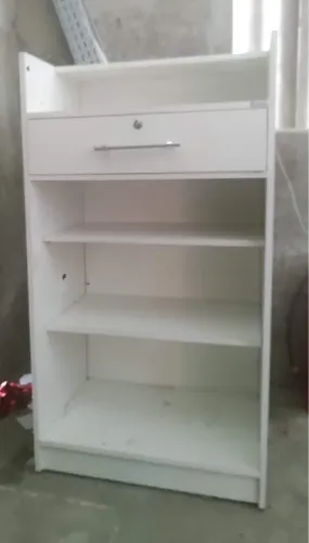 Balcão de loja em MDF branco promocional