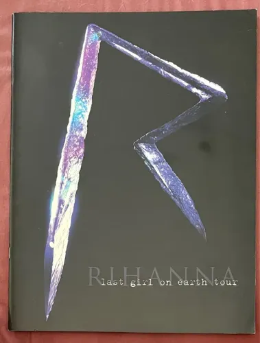 Rihanna Last Girl On Earth Tour - Tourbook