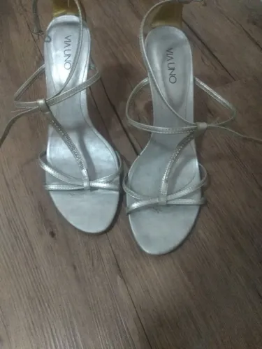 Sandalia prata para festas