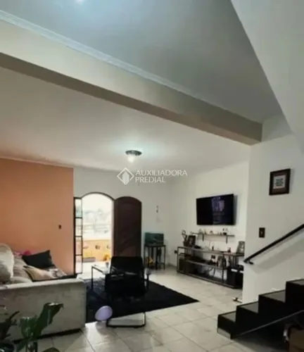 sobrado -Um imóvel completo, com duas casas, localização privilegiada e excelente potencia