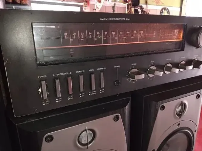Receiver Gradiente S 96 Potência de 15W RMS por canal (8 Ohms), com picos de até 29W 