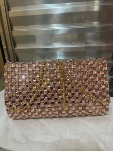 Bolsa de mão clutch com brilho