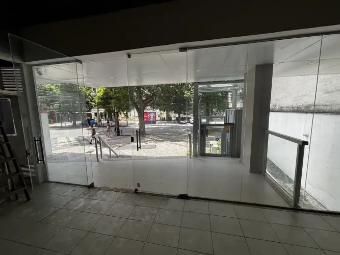 Loja de Rua para venda ou Aluguel. Possui 204 metros quadrados na Tijuca - Rio de Janeiro