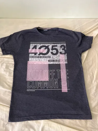 Camiseta cinza tamanho M