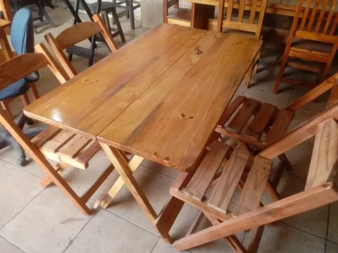 Mesas de madeira,cadeiras de madeira dobrável e normal pra bar,casa,pub ,pousada
