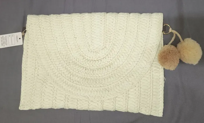 Bolsa Clutch de Palha com Pompons
