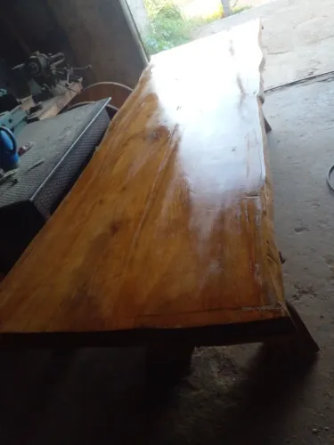 Mesa de madeira rústica