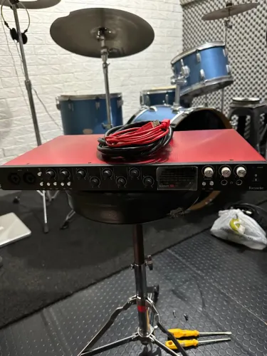 Vendo Focusrite Scarlett 18i20 2ª geração 