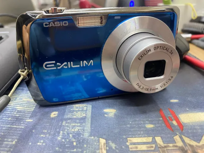 Câmera Digital Casio 10 mpx Exilim 