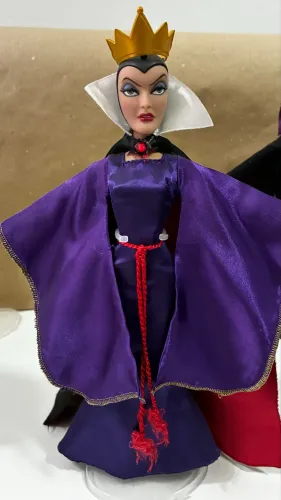Boneca Rainha Má Disney original antiga 