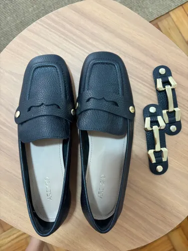 Sapato Mocassim Couro preto Arezzo 36