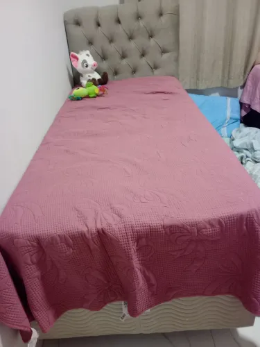 Vende-se cama de solteiro semi nova 