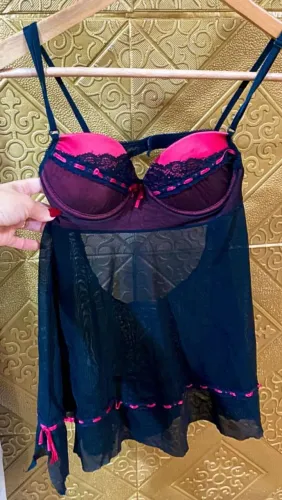 Lingerie Vermelha e Preta Sensual