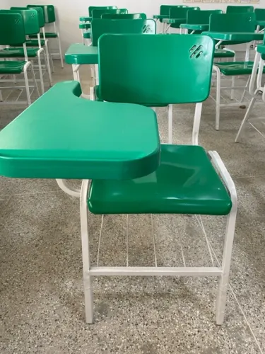 Cadeira universitária tubo 20x20 temos de várias cores!