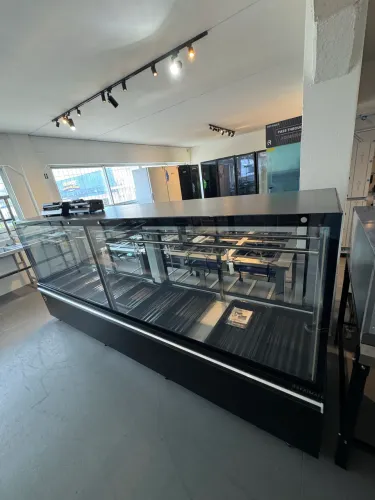 Expositor açougue vanguard top 3,00 metros gancheira dupla inox vidro aquecido 