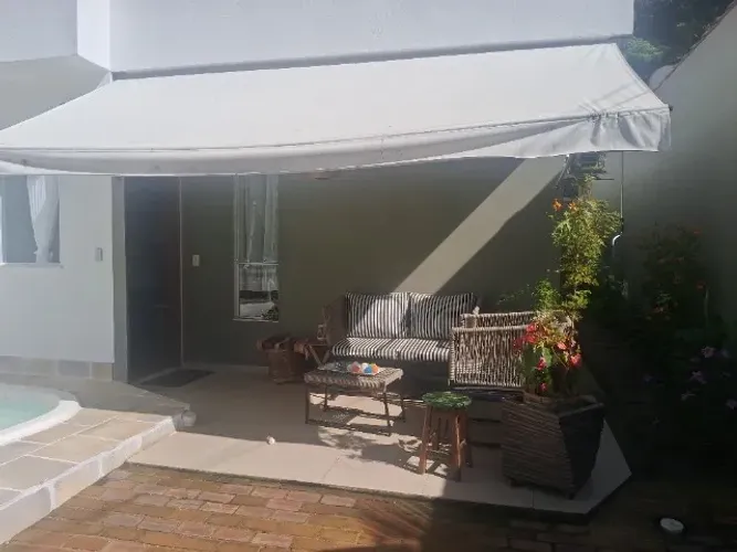 Vendo esta ótima casa a 1 km da praça de Mendes
