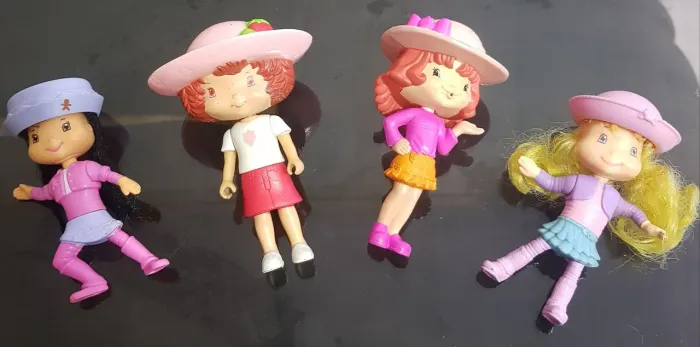 Bonecas Moranguinho diversas Mac Donald's