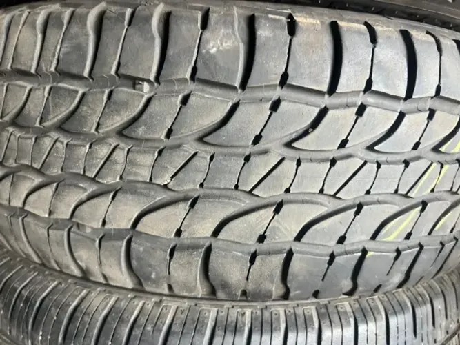 Pneu 205/65/15 Michelin 85 % vida útil