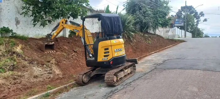 Mine escavadeira bob cat