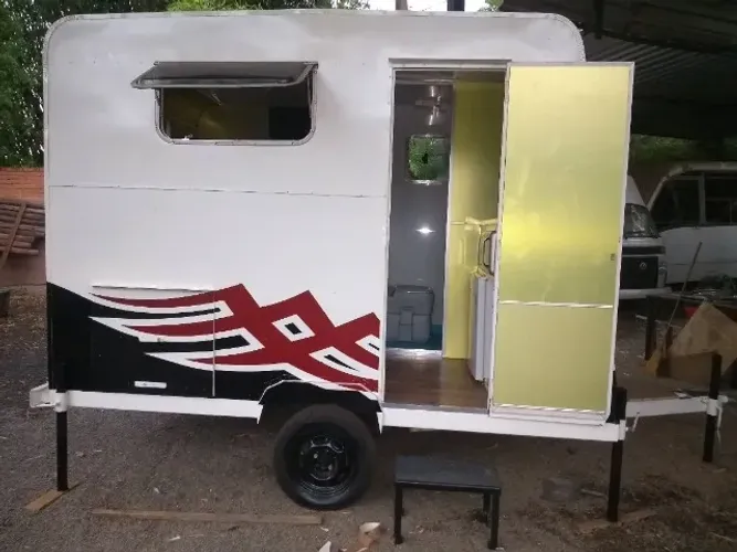  Vendo Trailer Turismo - Equipado e com Isolamento Térmico