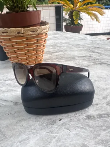 Óculos de Sol Ferragamo