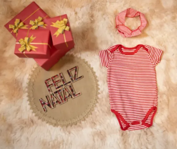 FIGURINO DE NATAL INFANTIL - BODY LISTRADO VERMELHO + TIARA