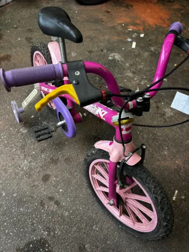Vendo bicicleta infantil menina