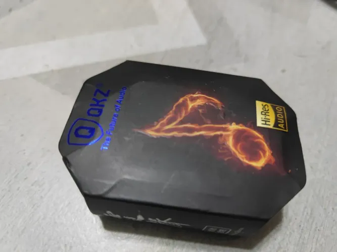Fones de Ouvido KZ com Som de Alta Qualidade
