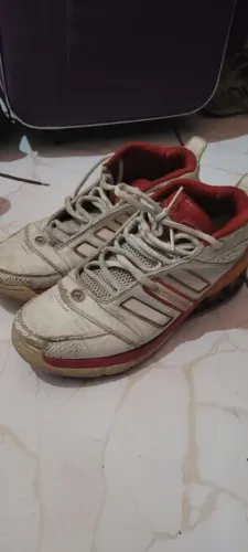 Tênis Adidas basquete