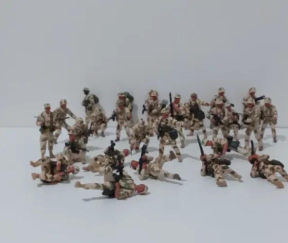 Miniaturas soldados Militares Guerra do Golfo Ago/1990
