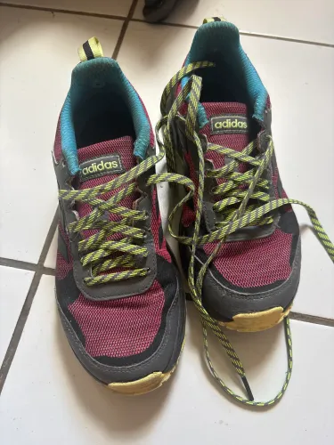 Vendo tênis Adidas Unisex