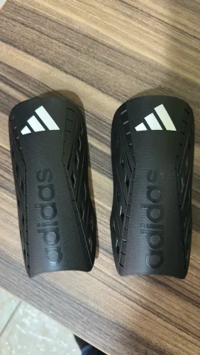 Caneleira futebol adidas tiro club
