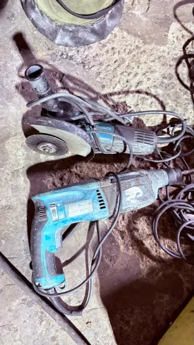 Ferramentas Makita Profissionais - Esmerilhadeira + Martelete HR2470 - Usadas
