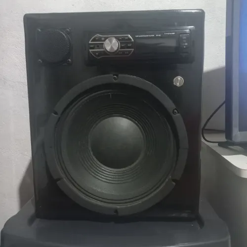 Vendo Caixa de Som.