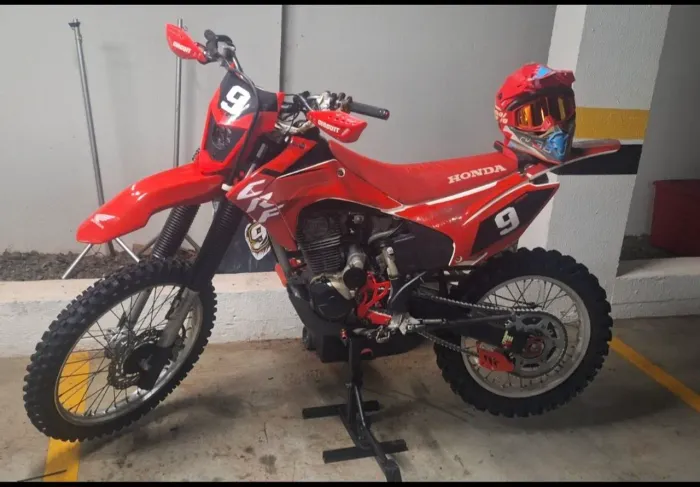 Crf 230f 2019 muito nova!!!